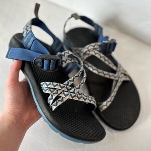 Chaco ZX/1 EcoTread Outdoor Strappy Sandals in blue
Size US Wonens 6